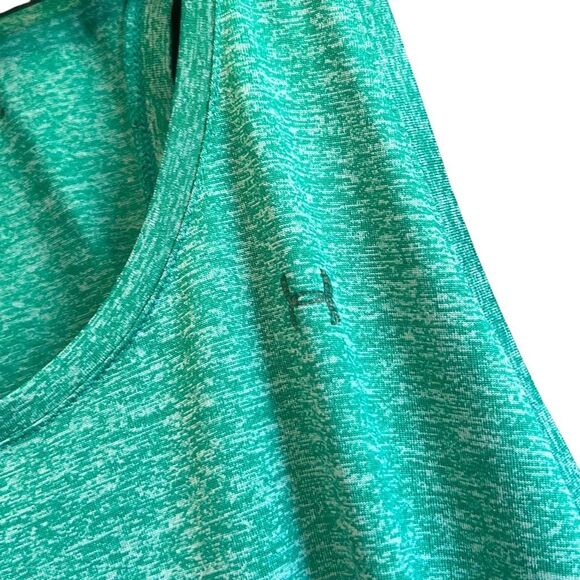 Under Armour Tank Top Womens Sleeveless‎ Athletic Racerback Activewear - Picture 2 of 5